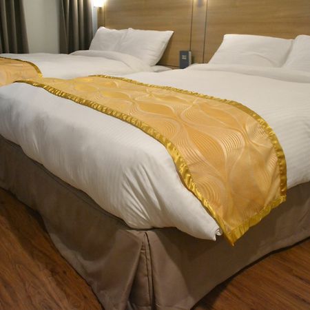 טגאיטאי Vista Real Hotel מראה חיצוני תמונה
