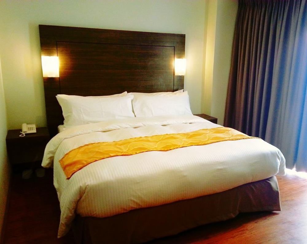 טגאיטאי Vista Real Hotel מראה חיצוני תמונה