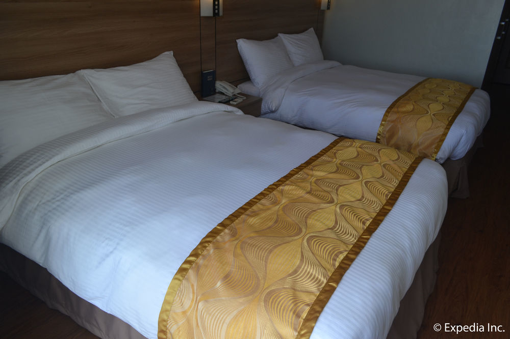 טגאיטאי Vista Real Hotel מראה חיצוני תמונה