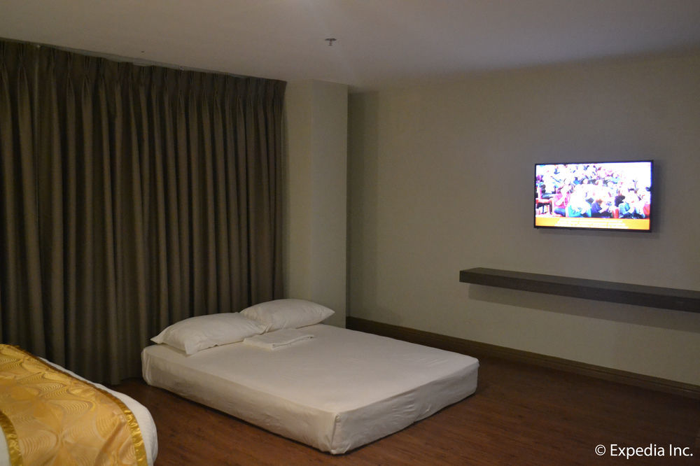 טגאיטאי Vista Real Hotel מראה חיצוני תמונה