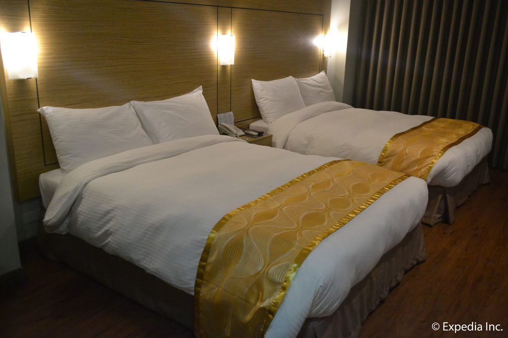 טגאיטאי Vista Real Hotel מראה חיצוני תמונה