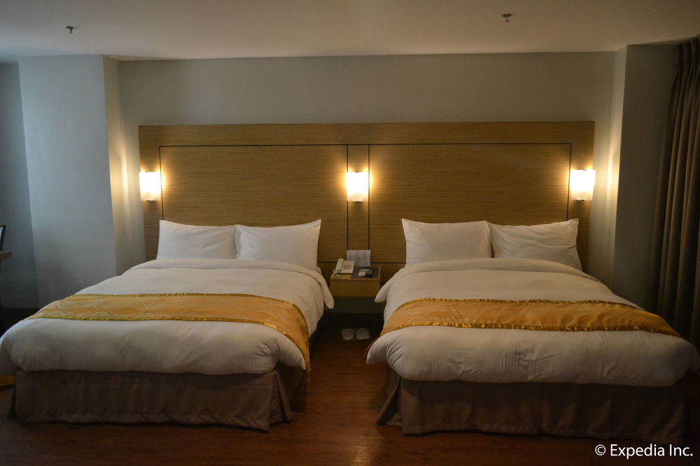 טגאיטאי Vista Real Hotel מראה חיצוני תמונה