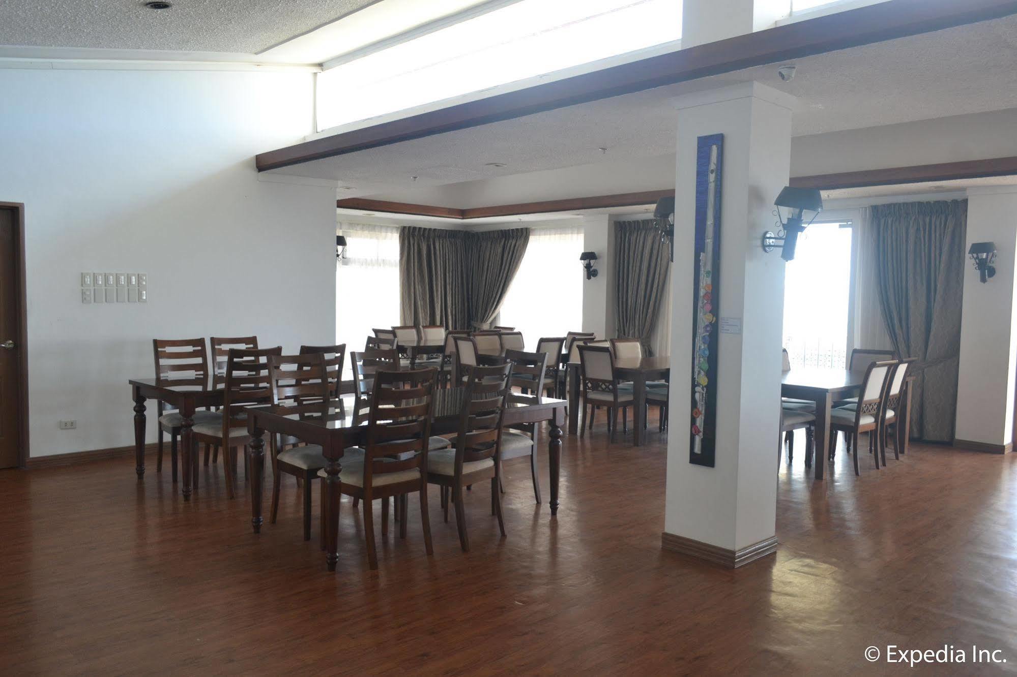 טגאיטאי Vista Real Hotel מראה חיצוני תמונה