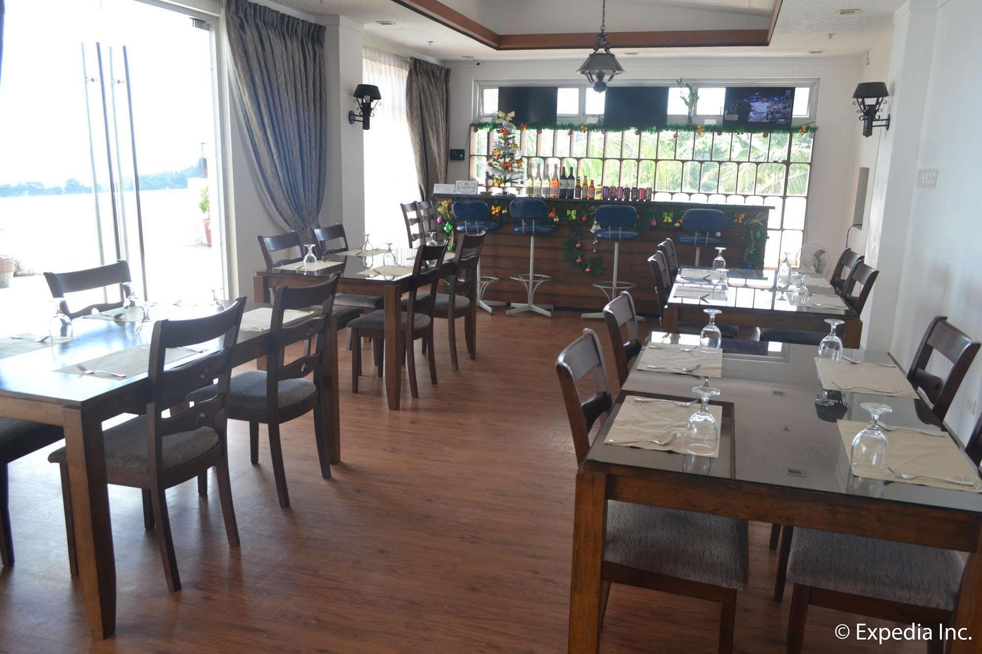 טגאיטאי Vista Real Hotel מראה חיצוני תמונה
