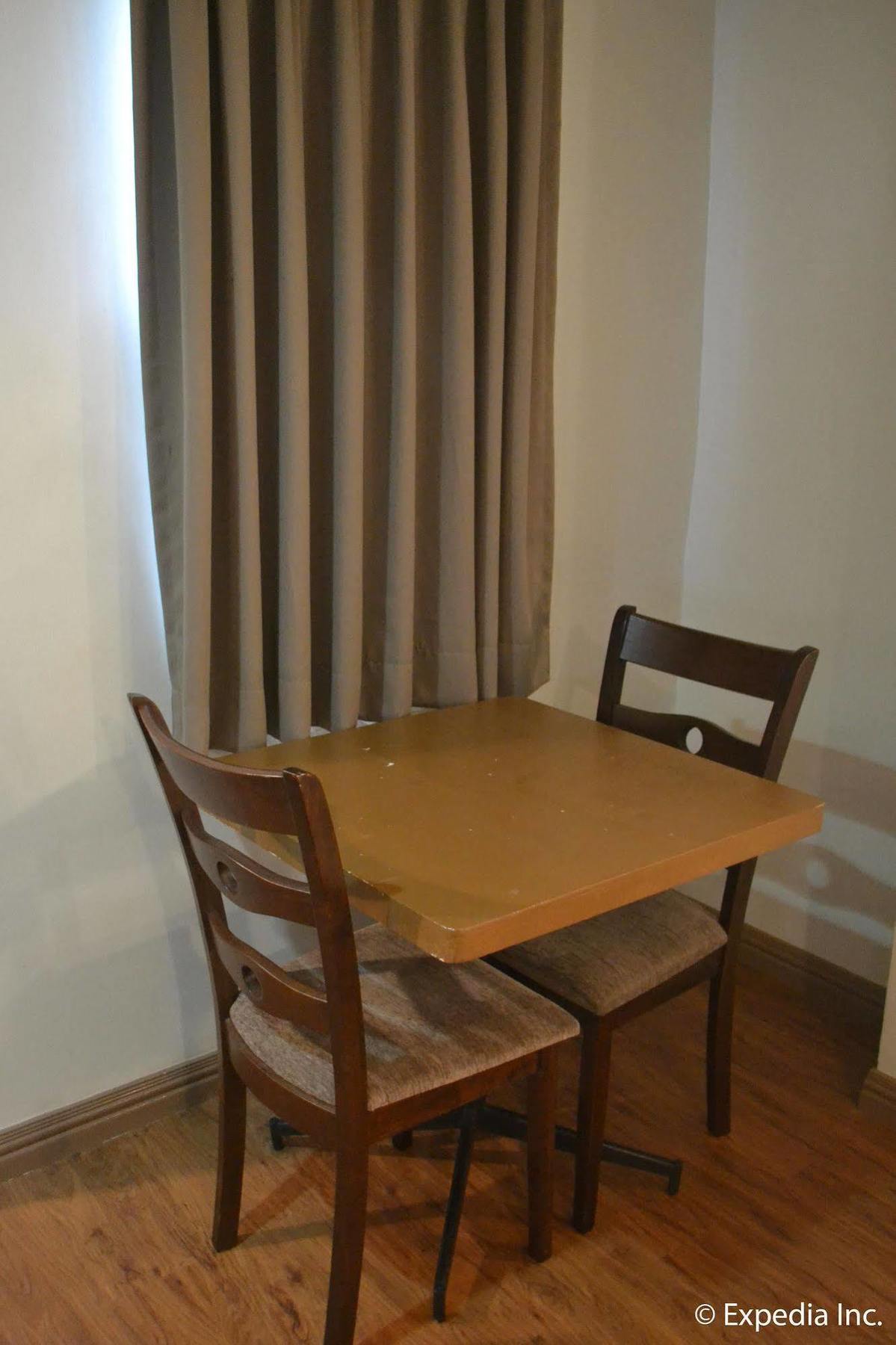 טגאיטאי Vista Real Hotel מראה חיצוני תמונה