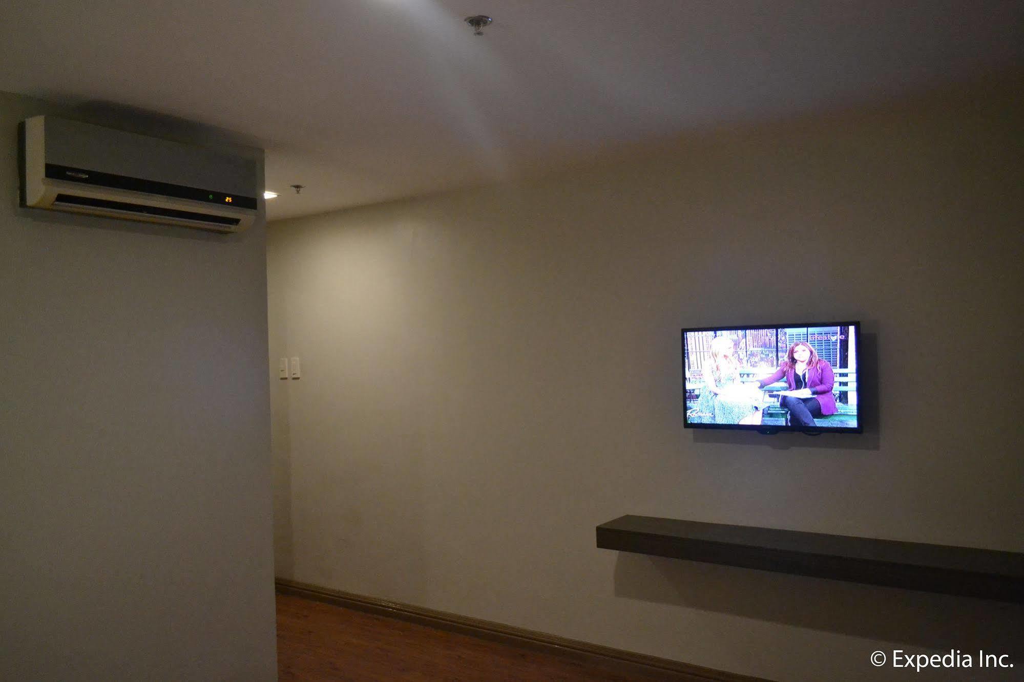 טגאיטאי Vista Real Hotel מראה חיצוני תמונה