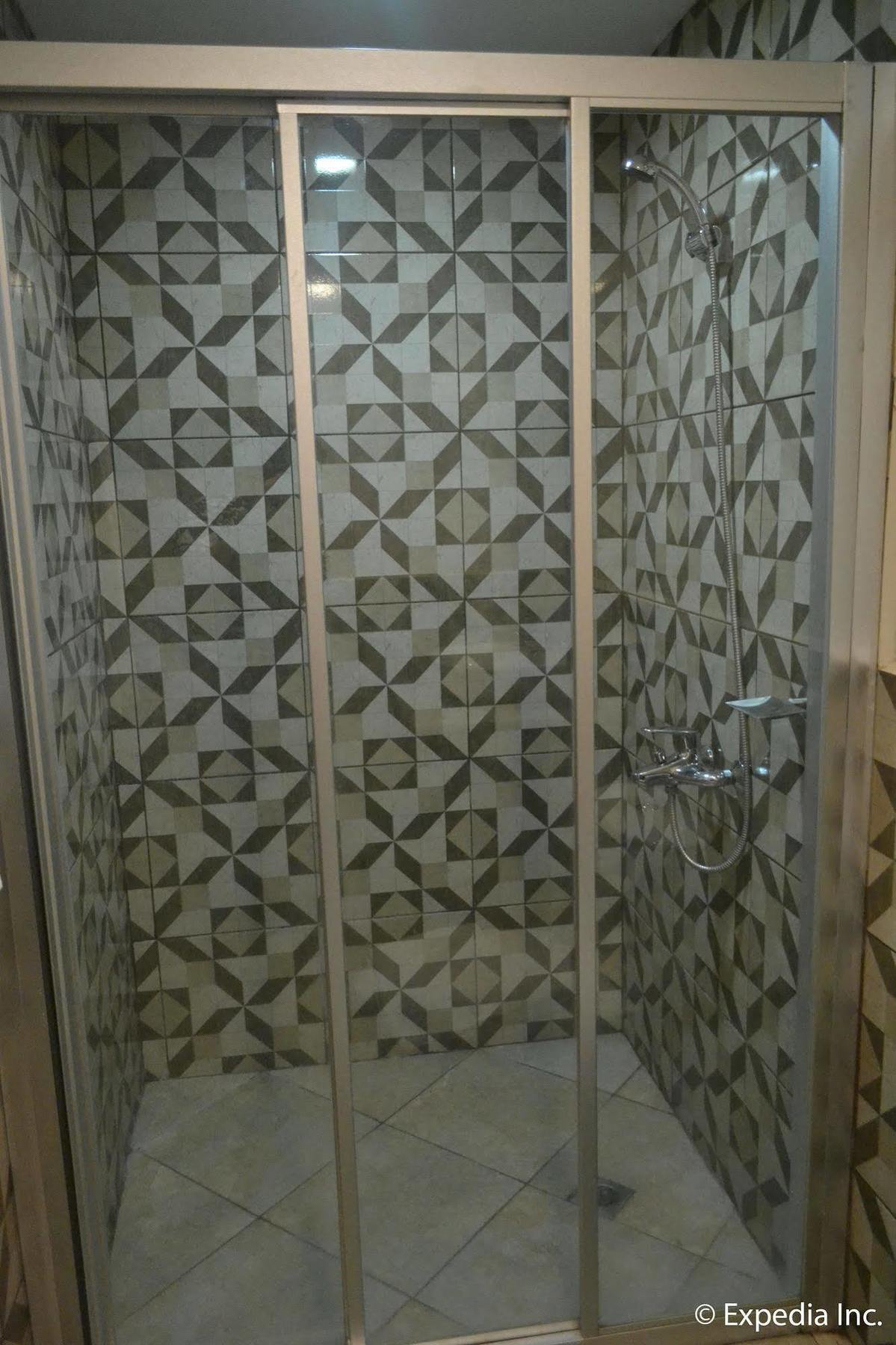טגאיטאי Vista Real Hotel מראה חיצוני תמונה