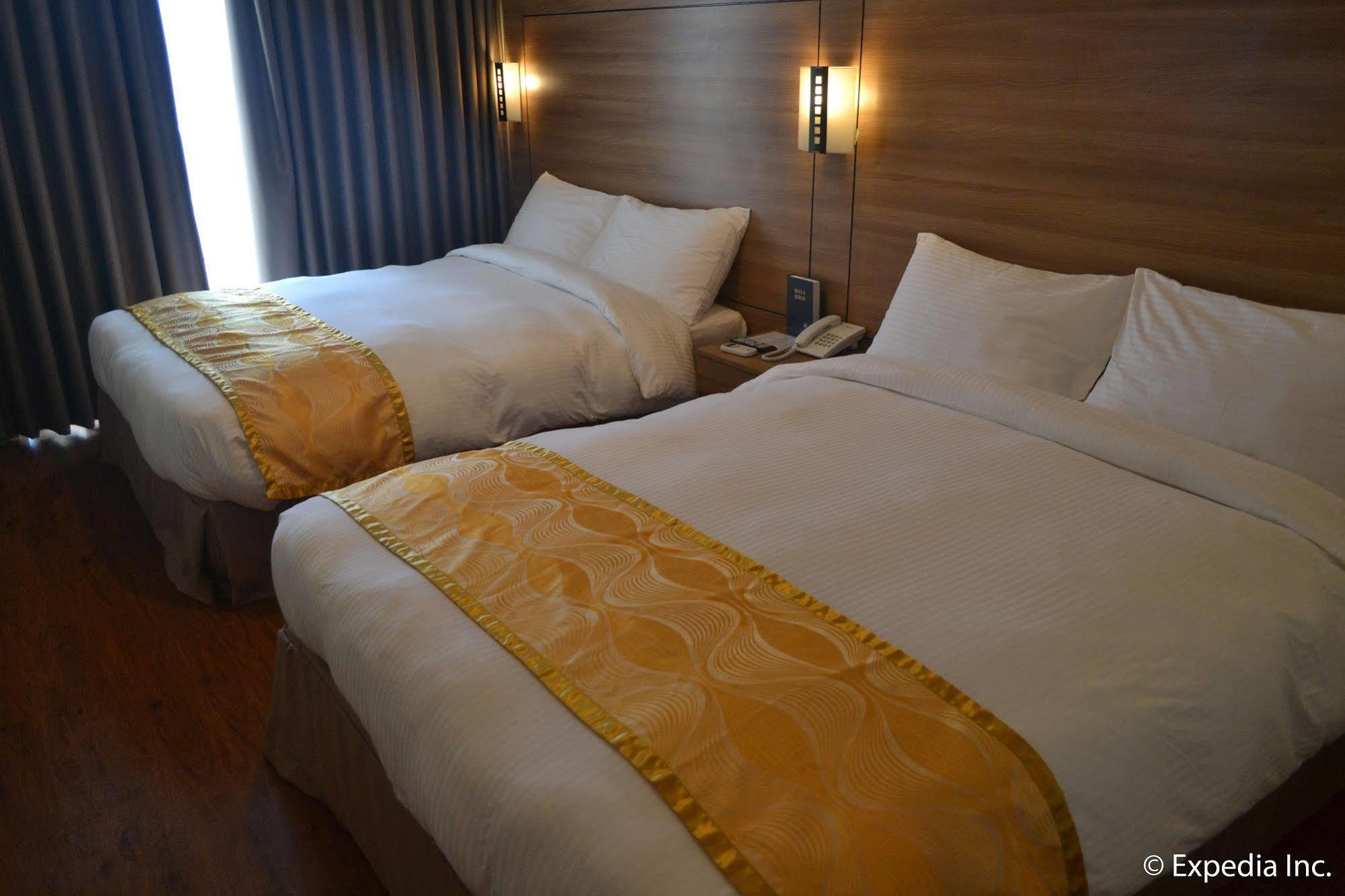 טגאיטאי Vista Real Hotel מראה חיצוני תמונה