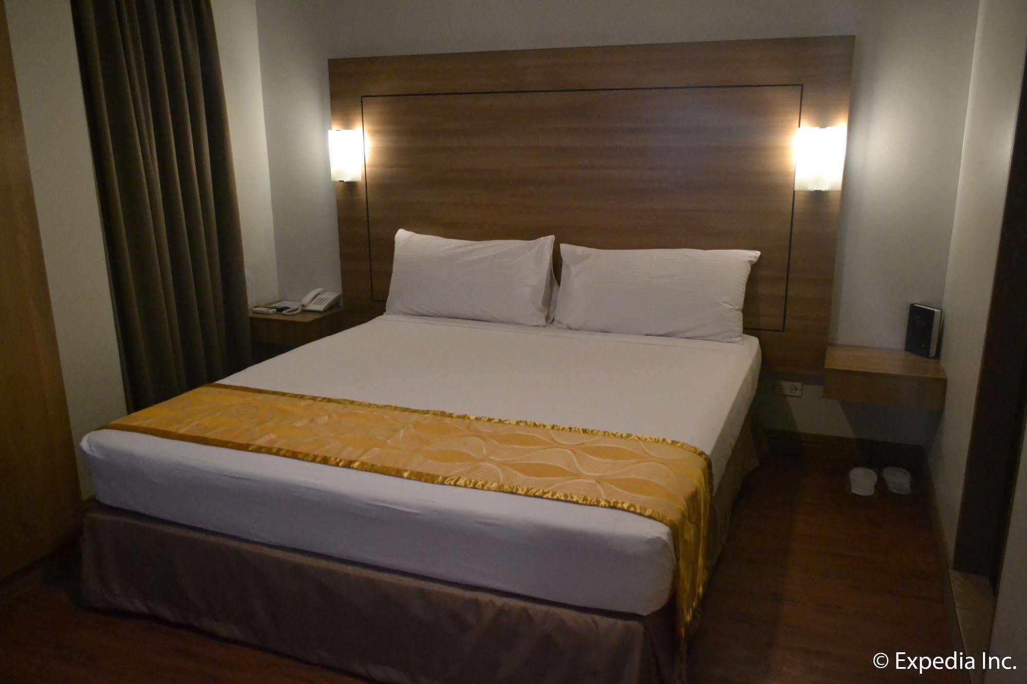 טגאיטאי Vista Real Hotel מראה חיצוני תמונה