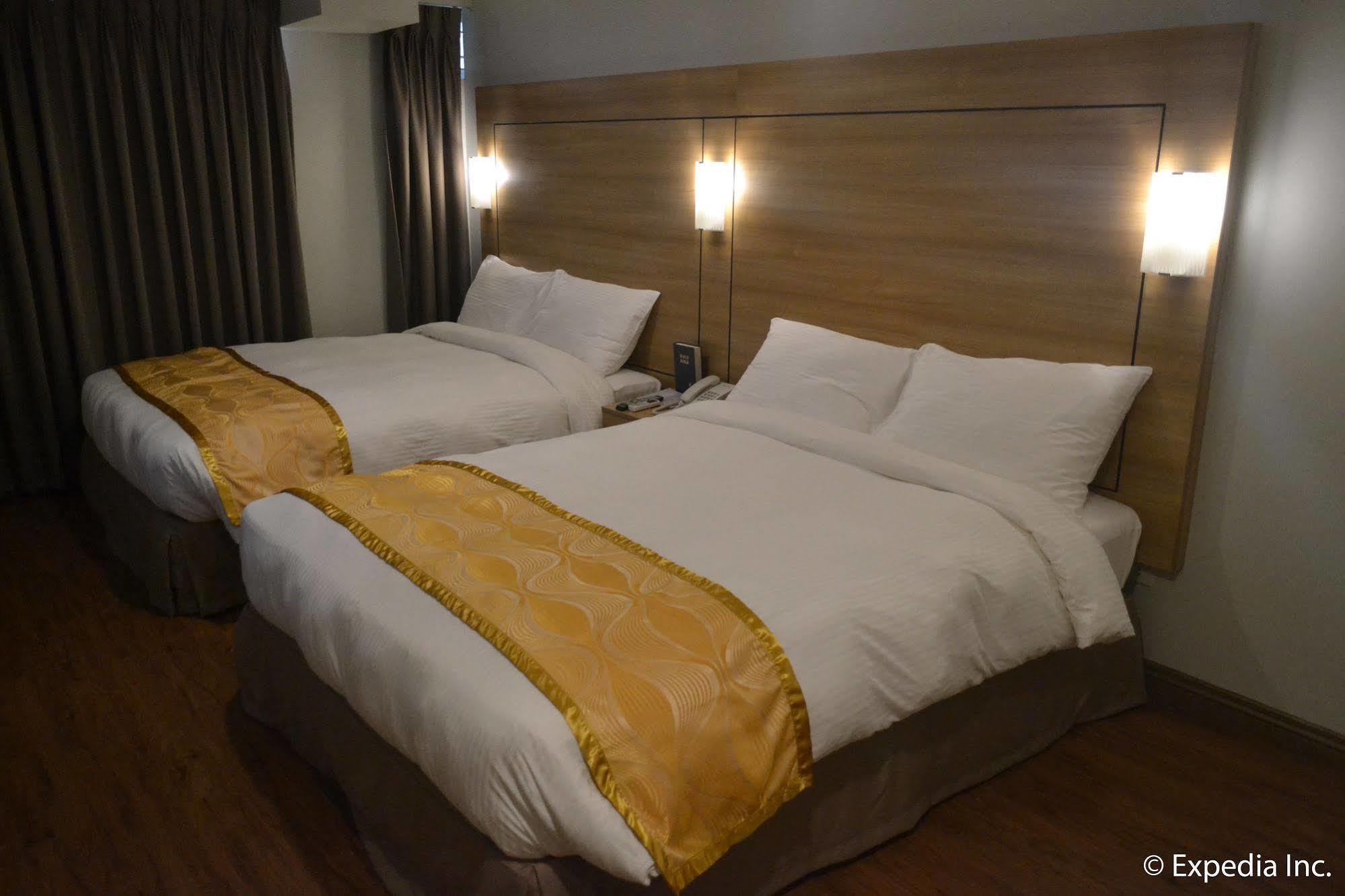 טגאיטאי Vista Real Hotel מראה חיצוני תמונה