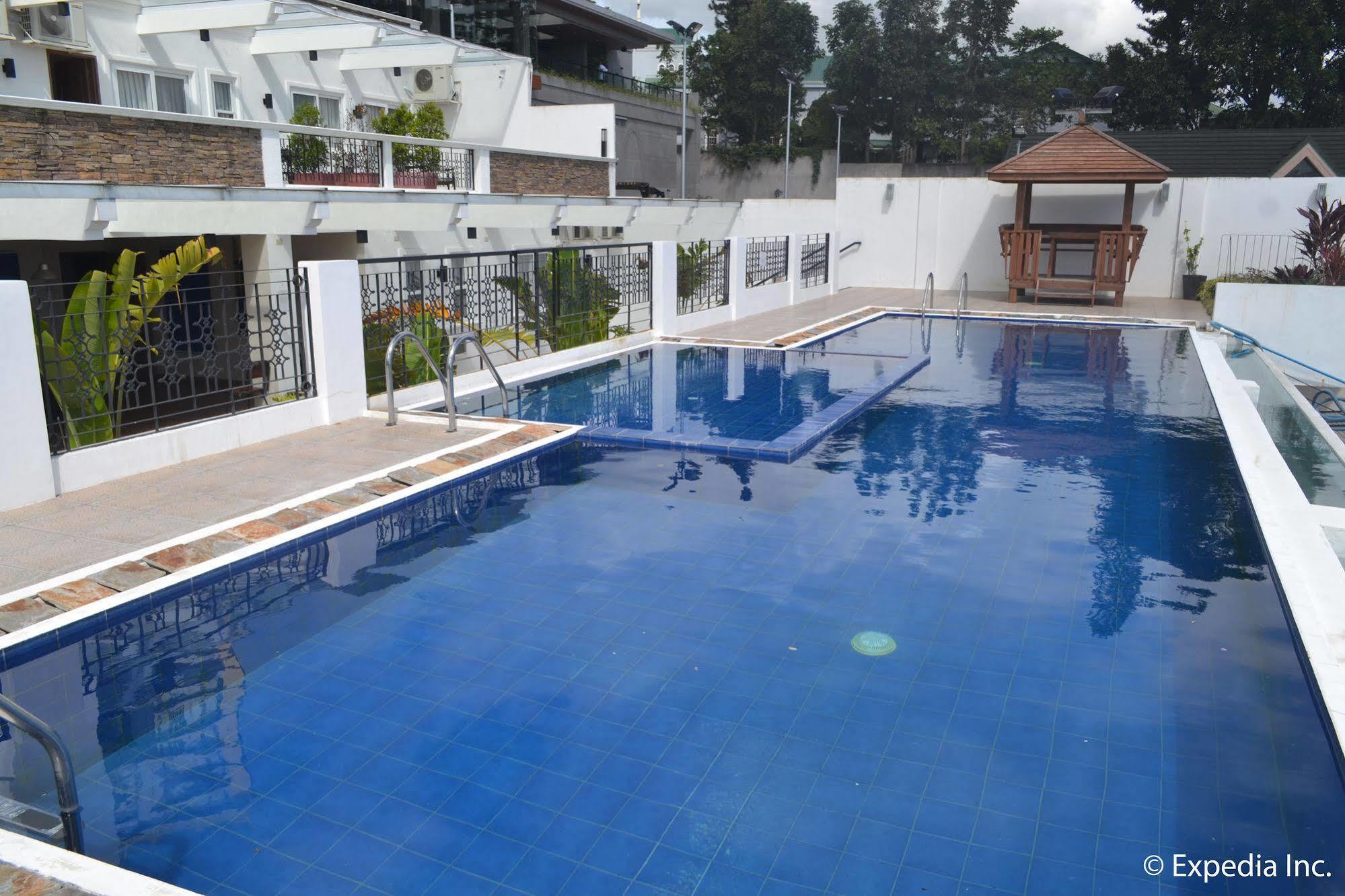 טגאיטאי Vista Real Hotel מראה חיצוני תמונה