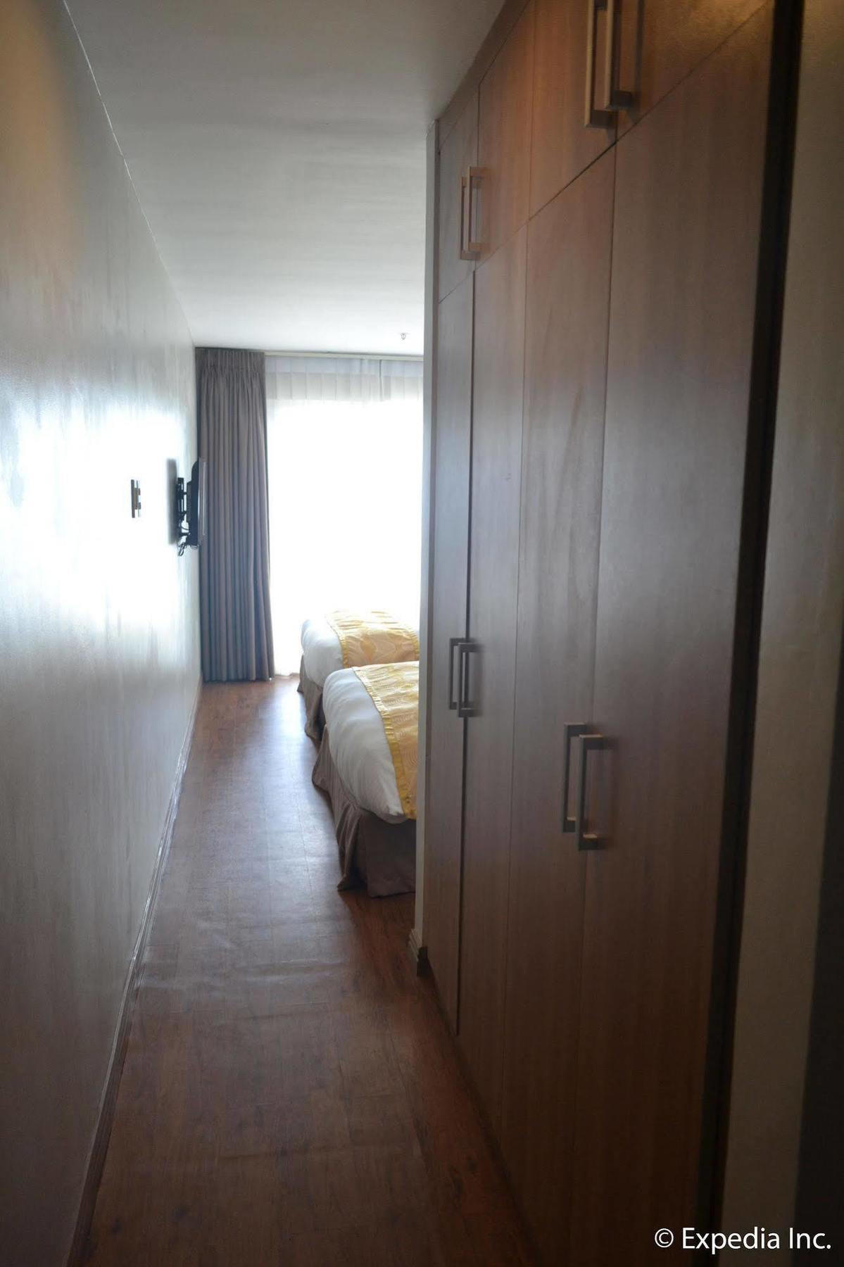 טגאיטאי Vista Real Hotel מראה חיצוני תמונה